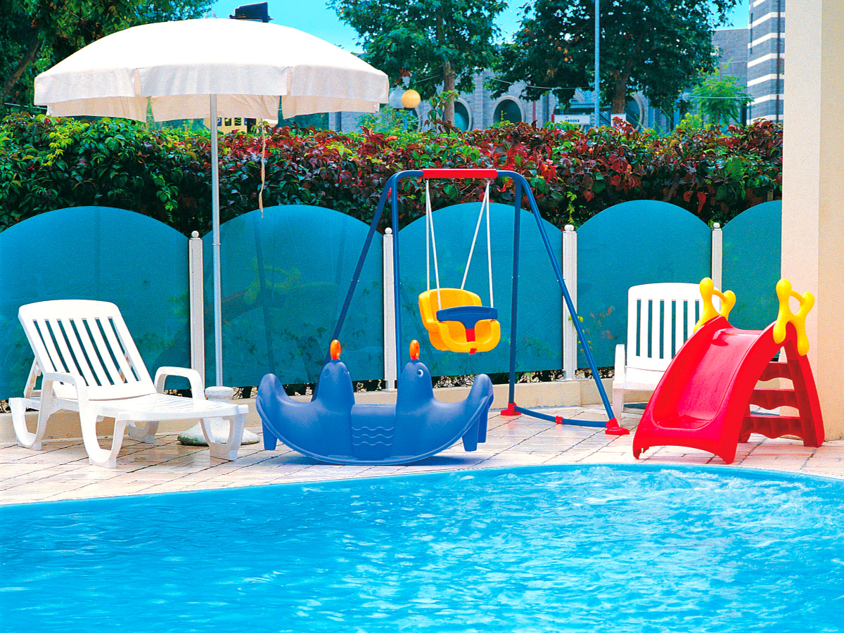 hotelglobus-cattolica_piscina